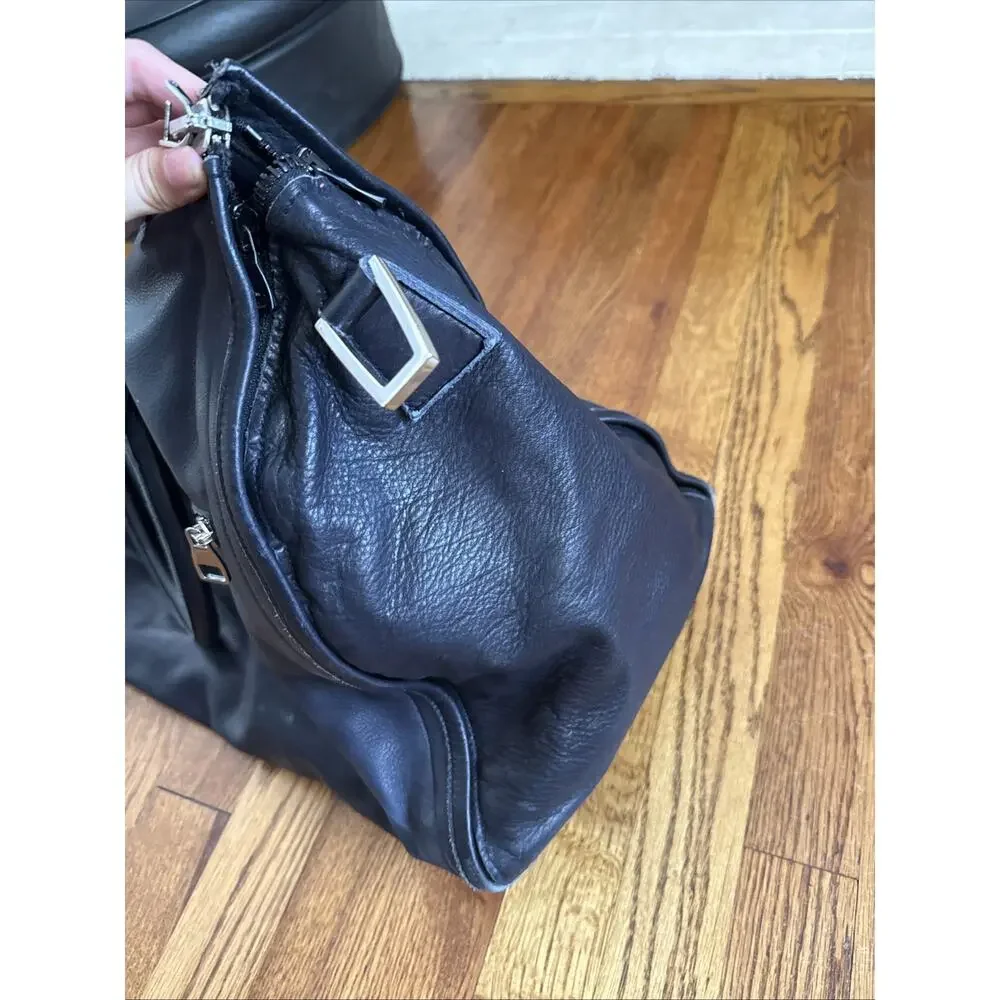 MUSIKA FRERE Handcrafted Leather Duffle Bag